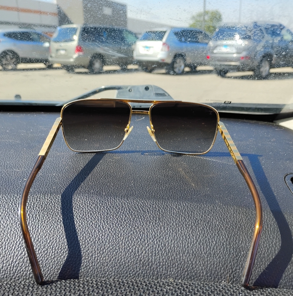 Louis Vuitton Gold Frame Sunglasses - Picture 2 of 4